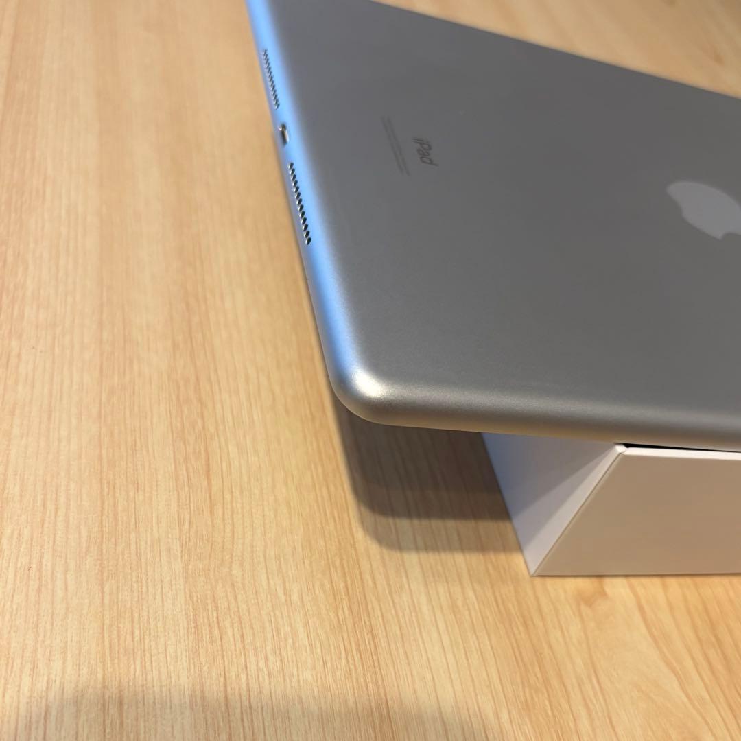 【美品】Apple iPad 第7世代 Wi-Fi+Cellular 32GB