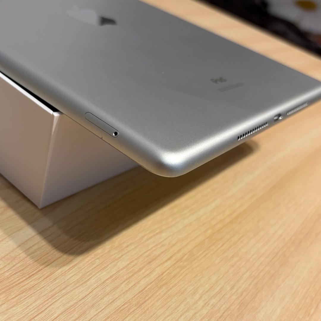 【美品】Apple iPad 第7世代 Wi-Fi+Cellular 32GB