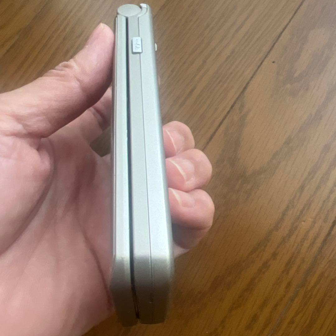 arrows F-41Cゴールド折りたたみ携帯電話本体