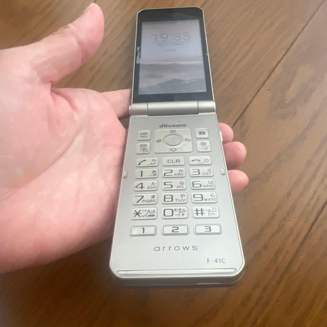 arrows F-41Cゴールド折りたたみ携帯電話本体