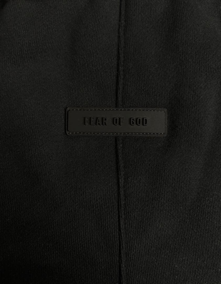 ESSENTIALSスウェットショートパンツ ジェットブラック