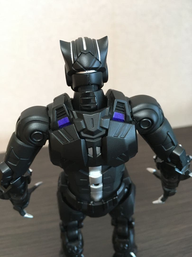 【美品】千値練 ファイティングアーマー ブラックパンサー フィギュア