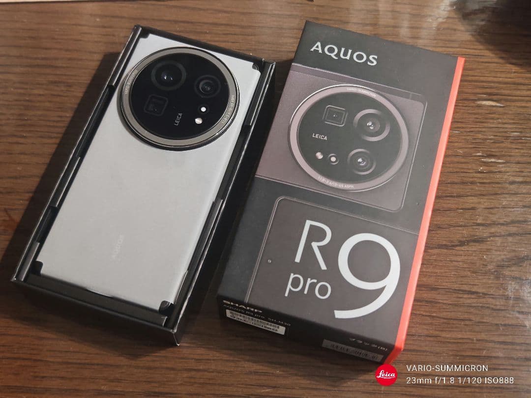【新品未使用未開封】AQUOS R9 pro 純正カメラケース付き