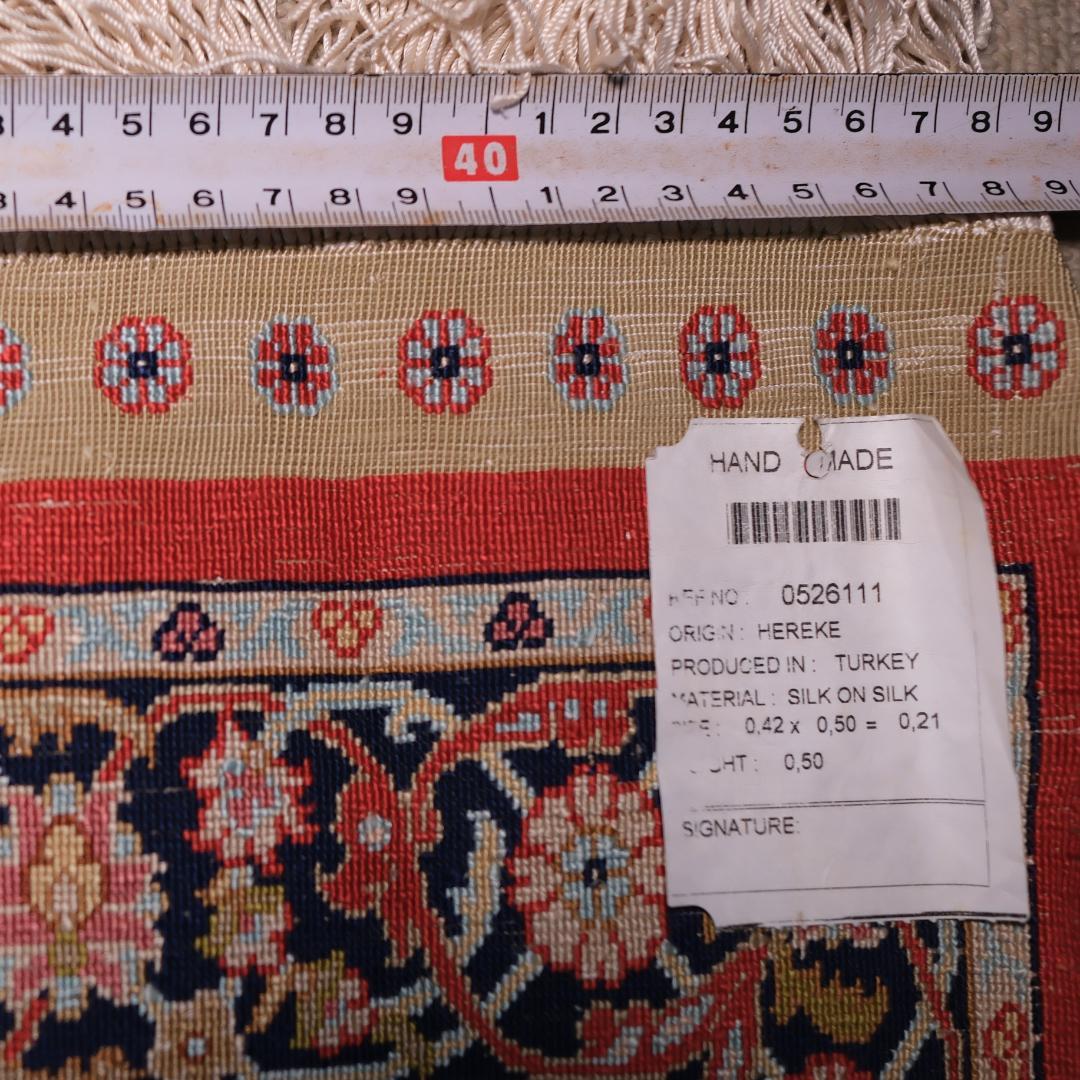 レ*イ様 最高級トルコ絨毯ヘレケ 42cm x 50cm　シルク　100万ノット