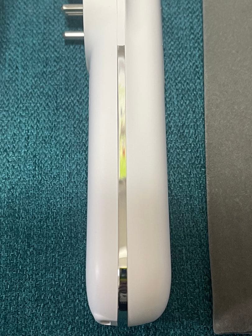 STELLA BEAUTE レーザー&EMSリフトブラシ PRO