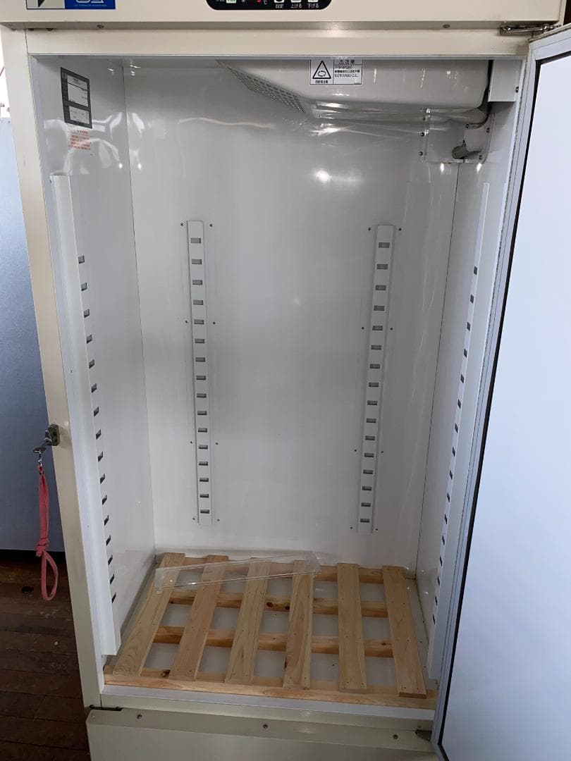 ダイキン 小型低温保管庫 鍵付き LCDMRO1KDS 402 91kgo022