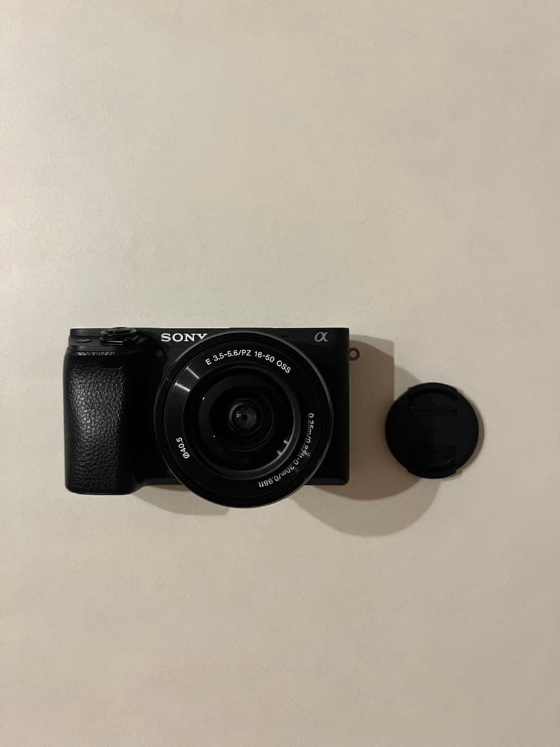 Sony α6400 ミラーレスカメラ 本体と付属品