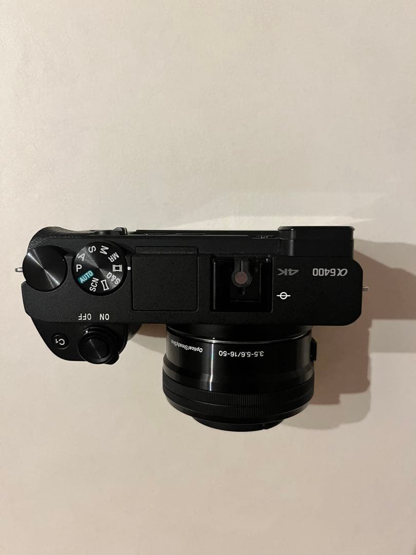 Sony α6400 ミラーレスカメラ 本体と付属品