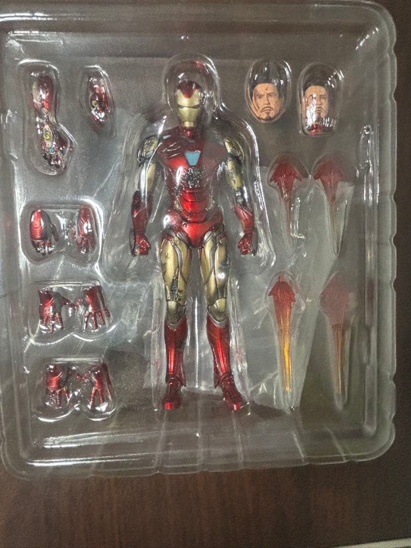 MAFEX アイアンマン　フィギュア