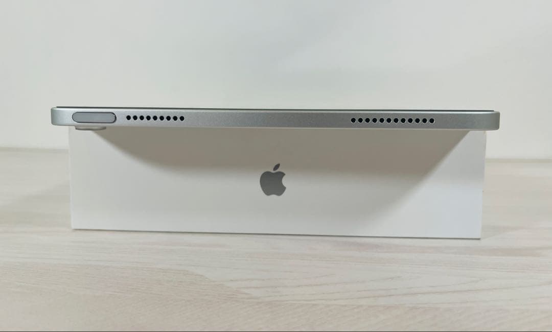 iPad 第11世代 (A16) 128GB シルバー本体＋ケースセット