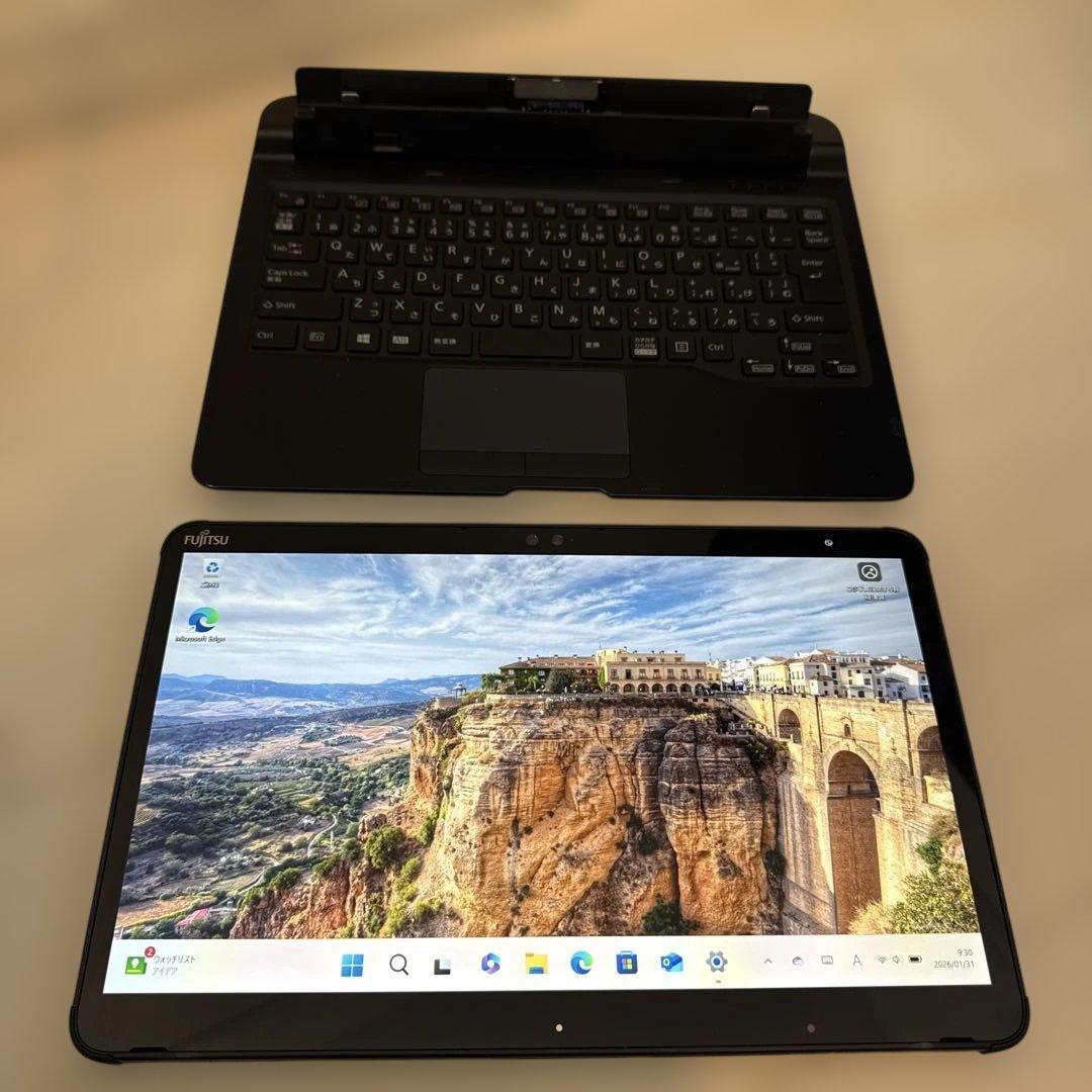 【良品】第10世代 i3 富士通 ARROWS Tab Q7310 Win11