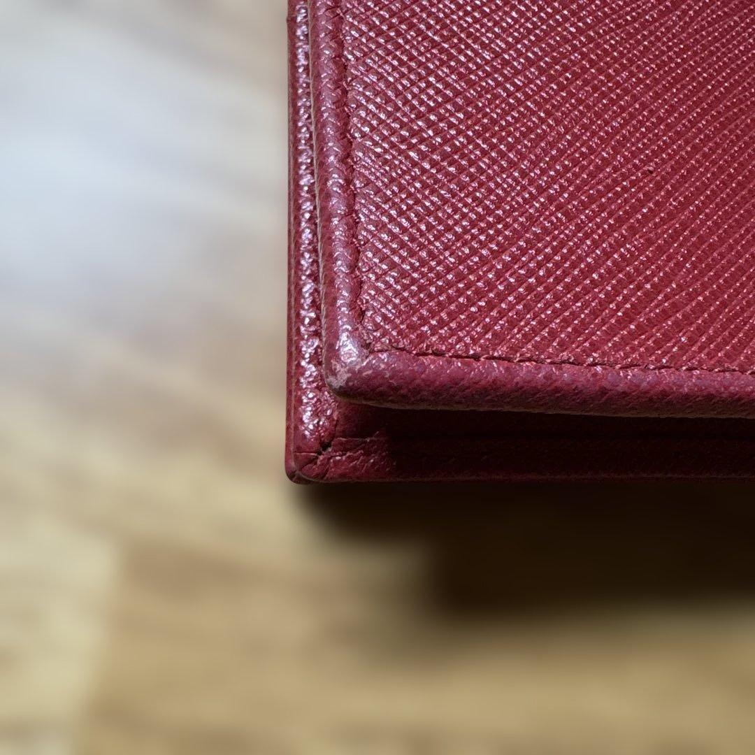 PRADA 赤 レザー 名刺入れ