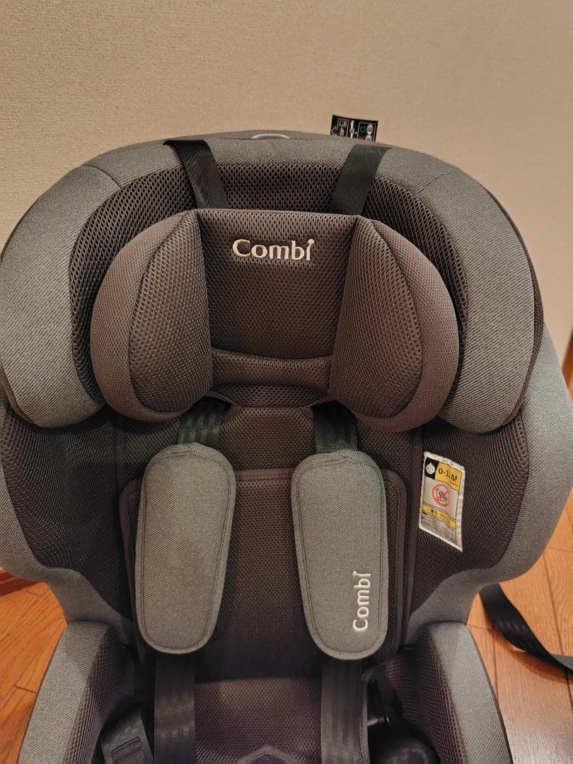 かっち　美品　コンビ ジョイトリップアドバンスISOFIX エッグショック