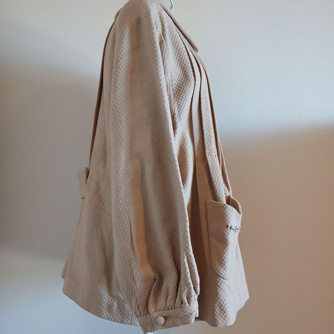 ストリートオルガン　コート ベージュ　花　刺繍