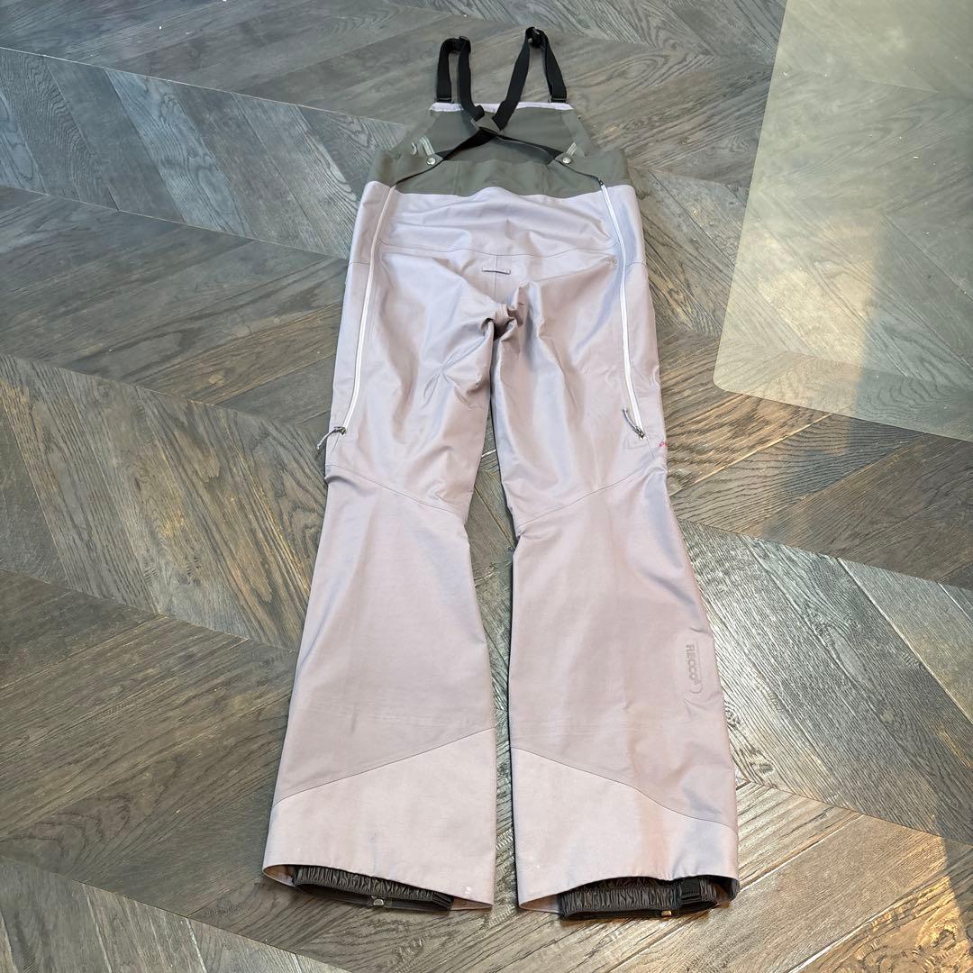 Y*o様 Patagonia　スキーウェア スノボウェア レディース　ビブ　M