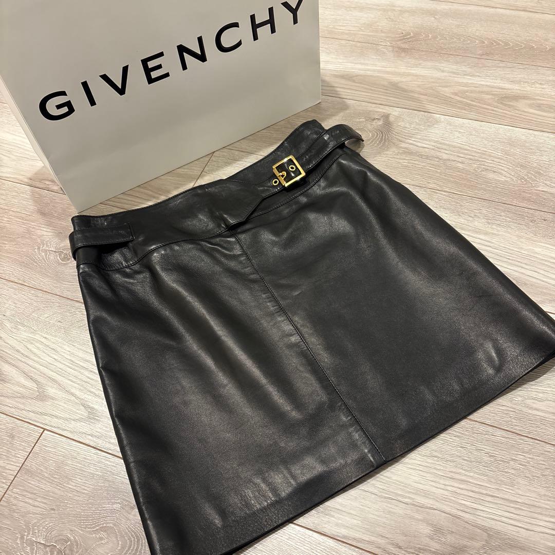 【新品タグなし】ジバンシー♡柔らかな羊革のレザースカート
