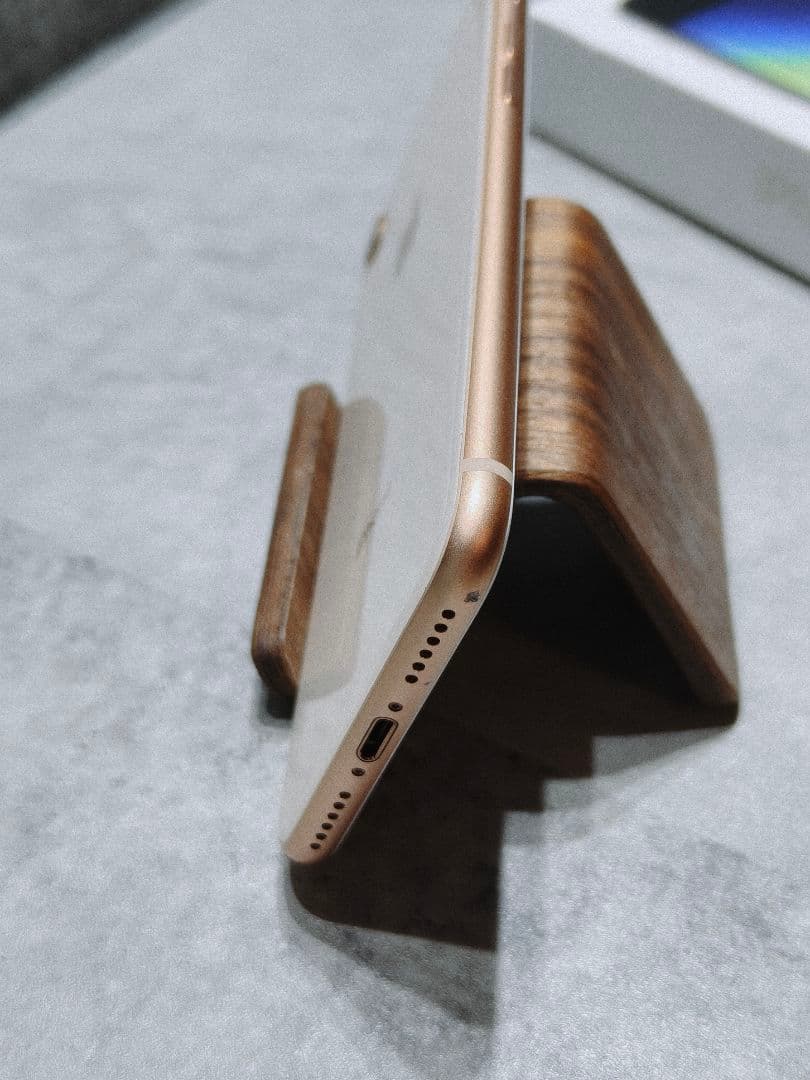 iphone8 64GB SIMロック解除済み スマホ