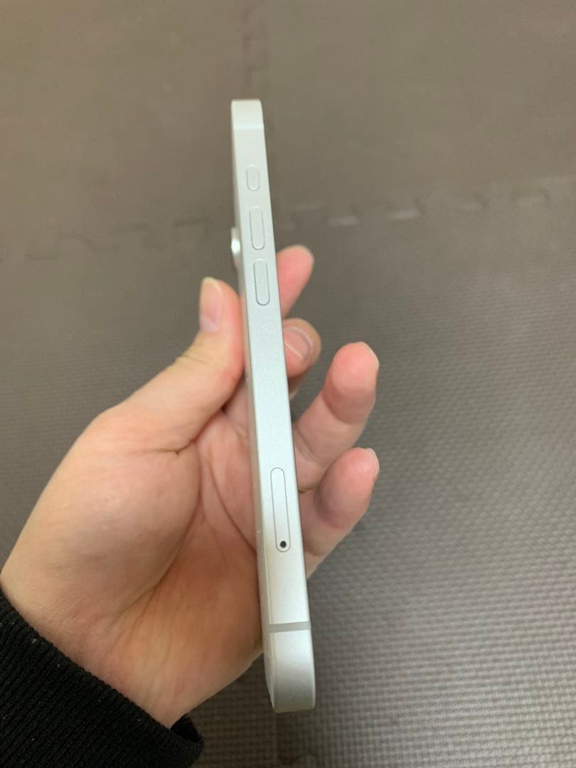 Apple iPhone 16e 512GB ホワイト