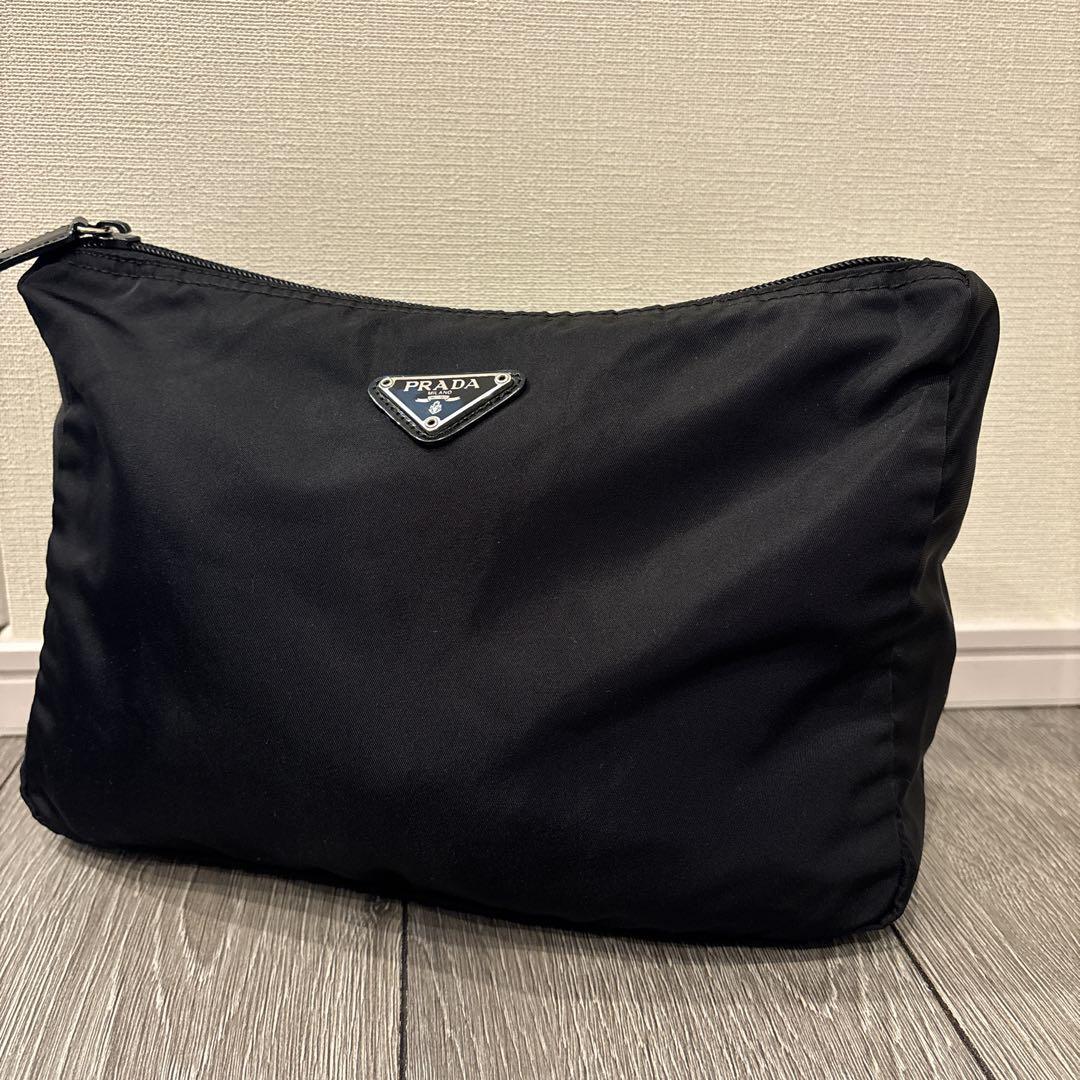 PRADA ブラック　クラッチバッグ　ポーチ　黒