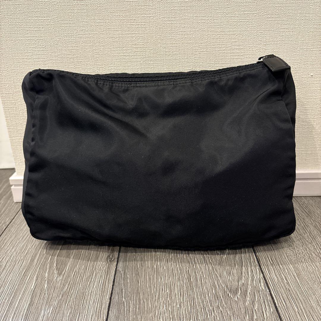 PRADA ブラック　クラッチバッグ　ポーチ　黒