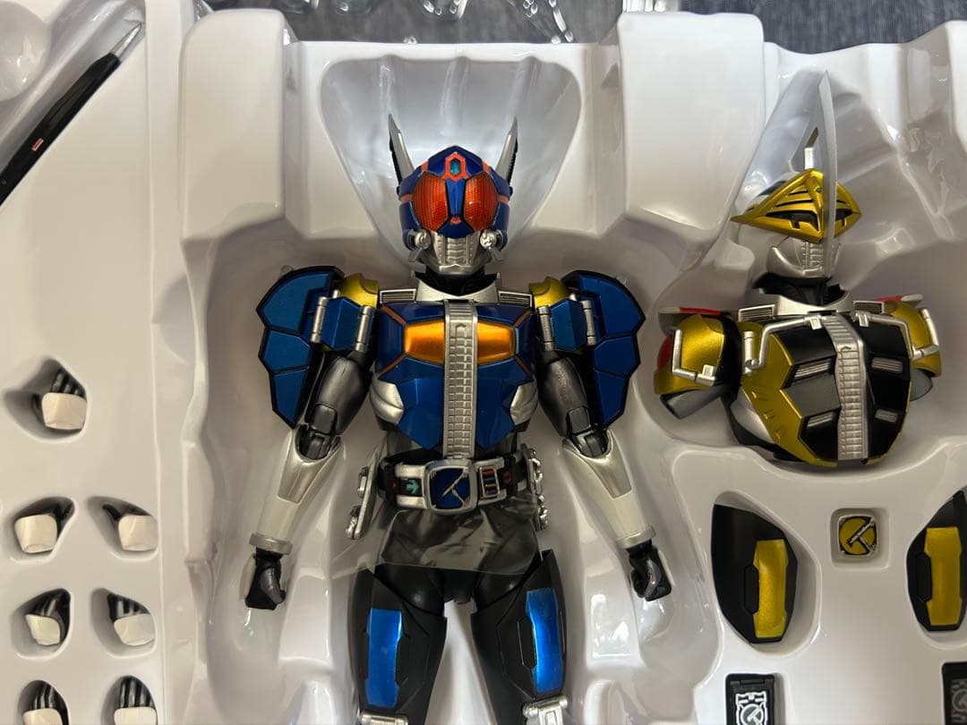 S.H.Figuarts（真骨彫製法） 仮面ライダー電王 ロッド／アックス