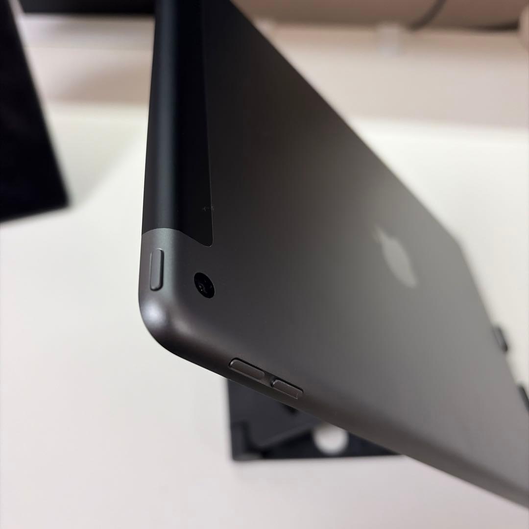 iPad 第9世代 64GB セルラーモデル