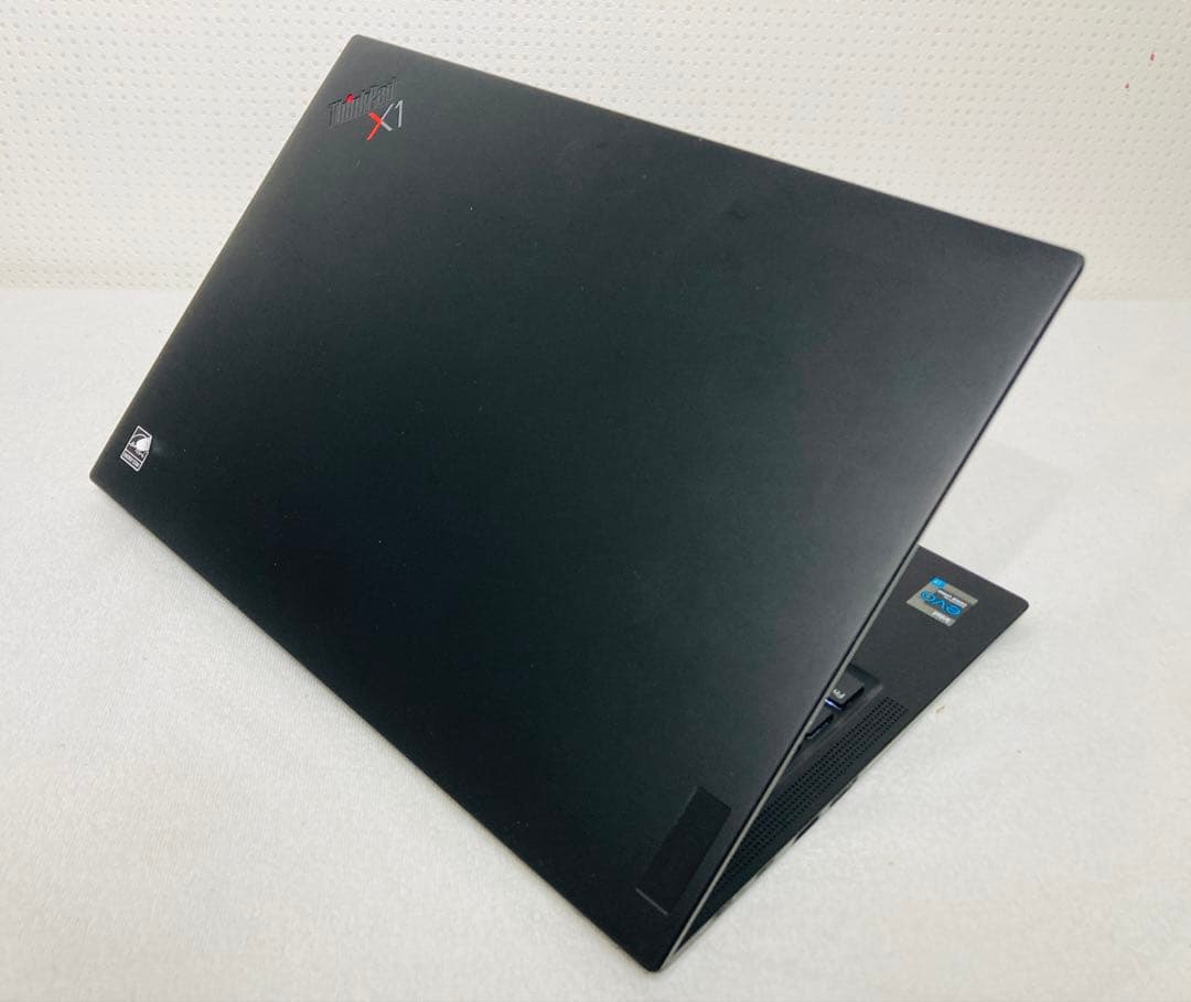 ThinkPad X1 Carbon Gen9/メモリ16GB/SSD512GB