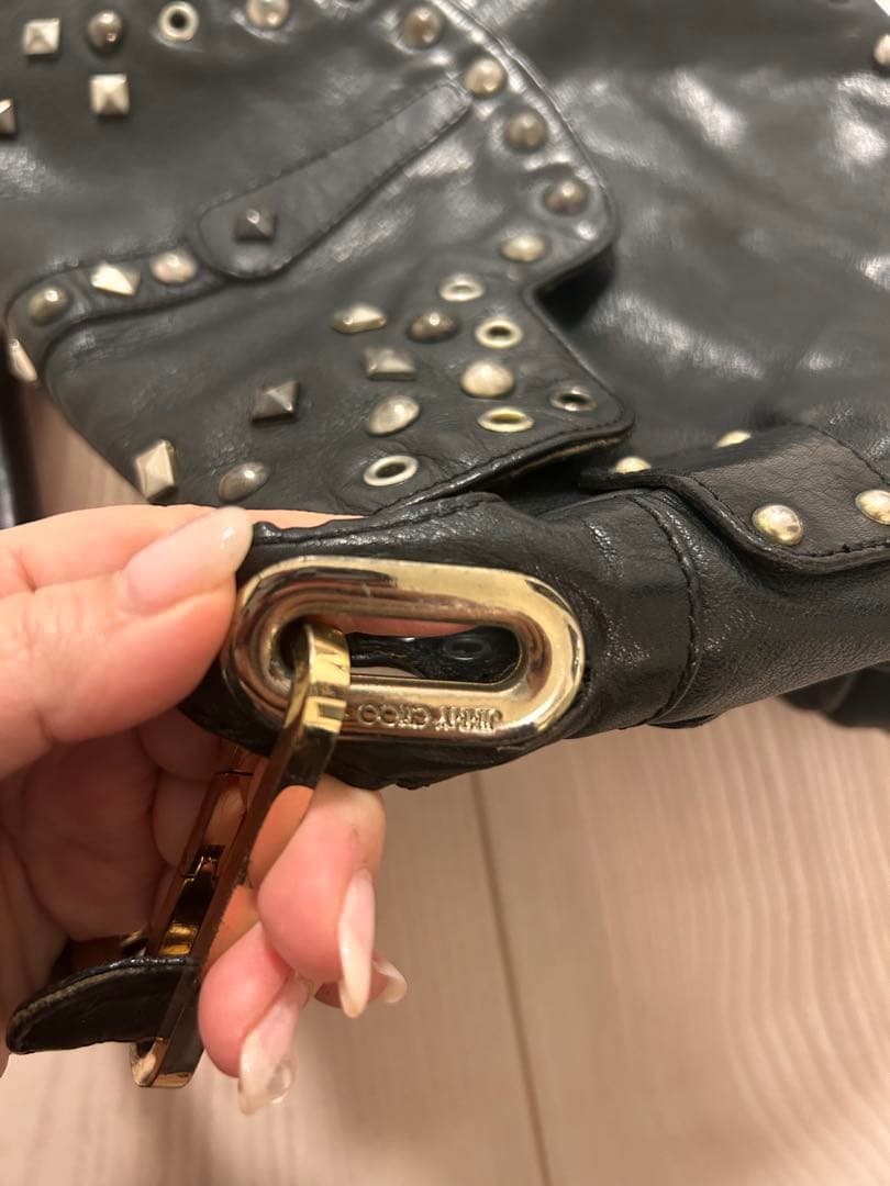 JIMMY CHOO for  スタッズ　ブラックレザー ショルダーバッグ