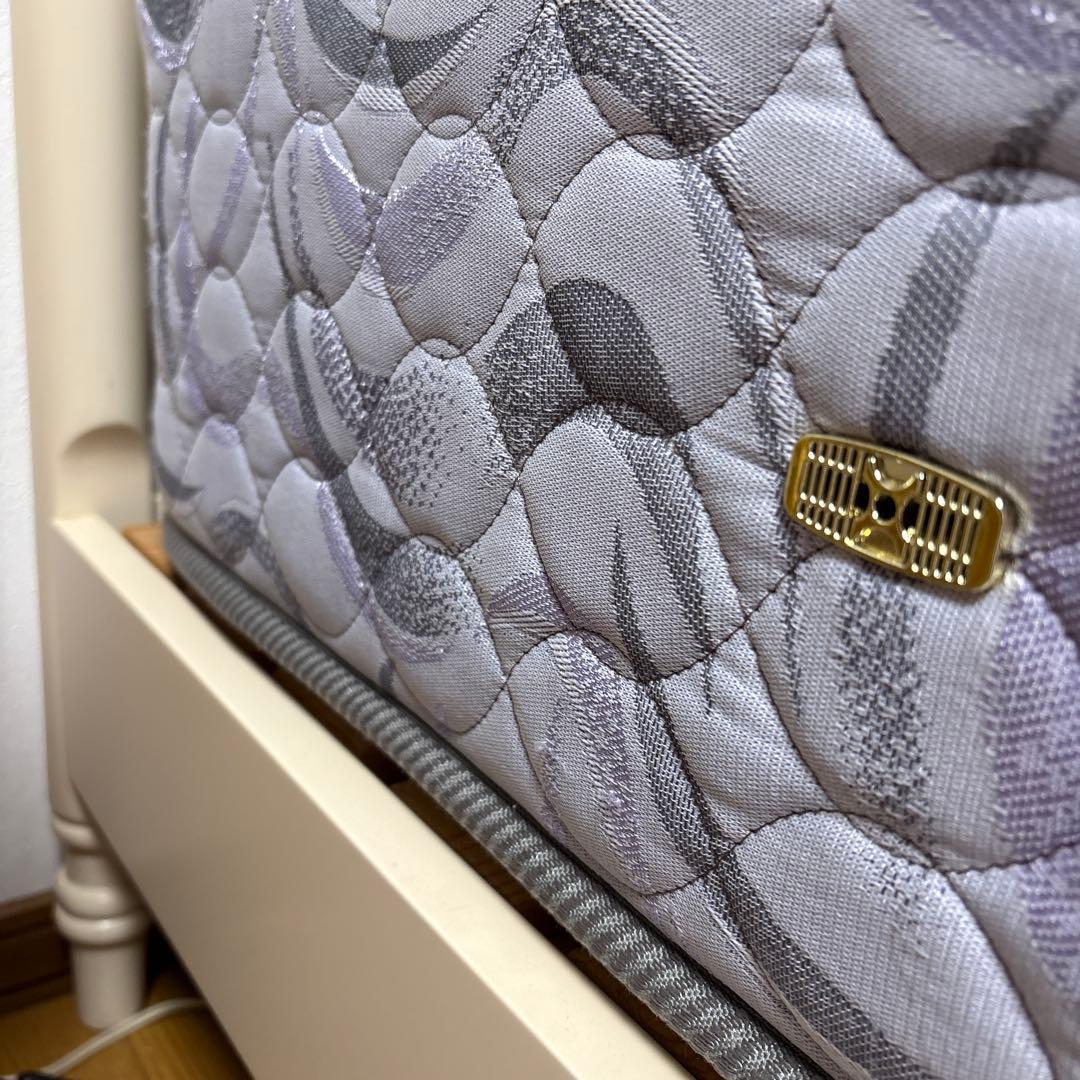 cupcake様既にご購入のダブルベッドフレーム とマットレスになります。