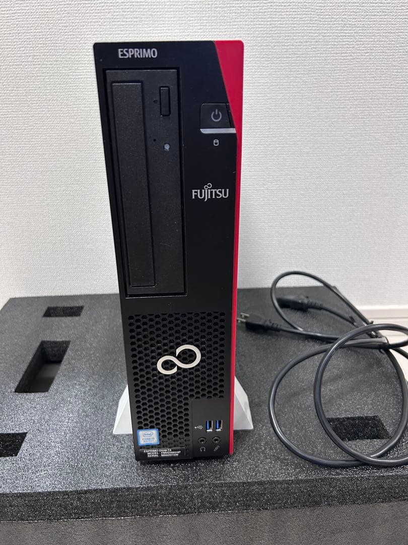 富士通ESPRIMO D558/TX i3-8100 12GB 256GB