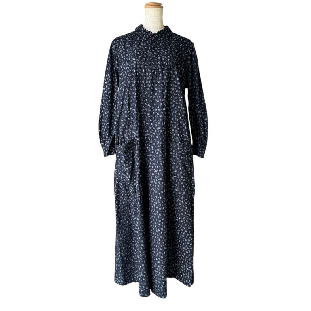 極近年美品　45R もこもこ花プリントのドレス　インディゴ