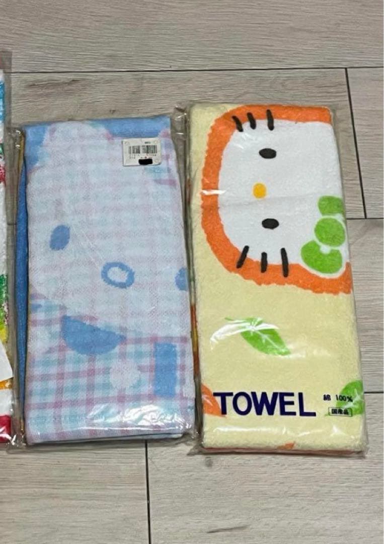 ハローキティハンカチ／タオル 22枚
