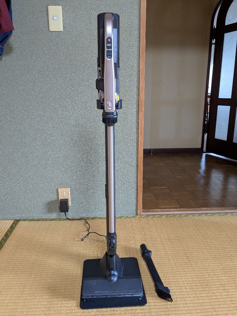 日立コードレスクリーナー ライトゴールド2025年製 未使用