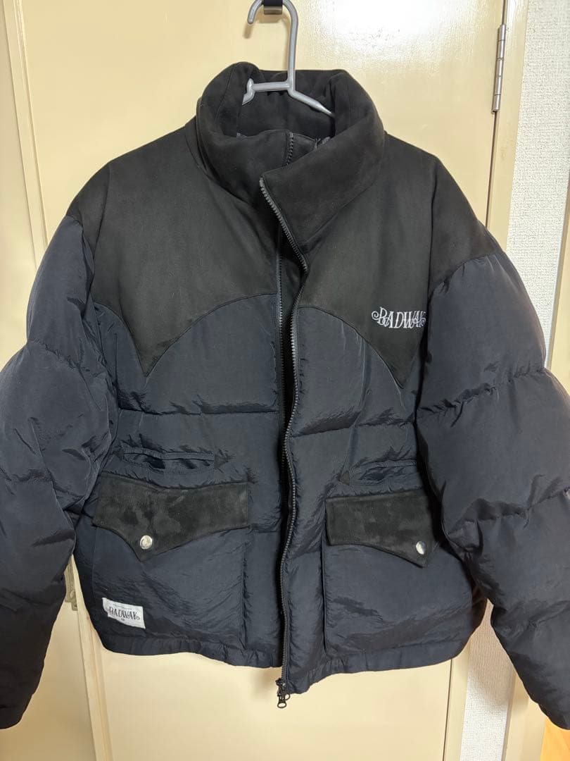 BADWAYブラックダウンジャケット