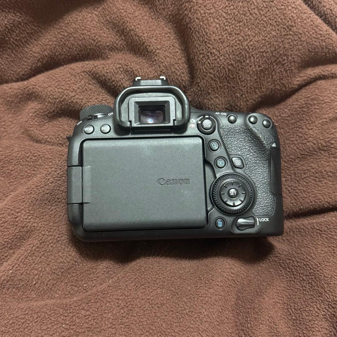 Canon EOS 6Dmark2 フルサイズカメラボディ 箱付きフルセット