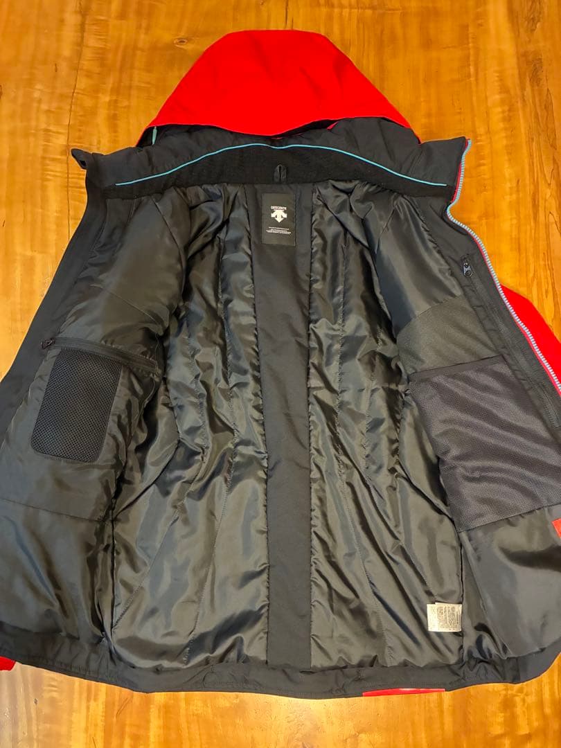 美品 MOVE SPORT スキーウェア M 赤 DESCENTE デサント
