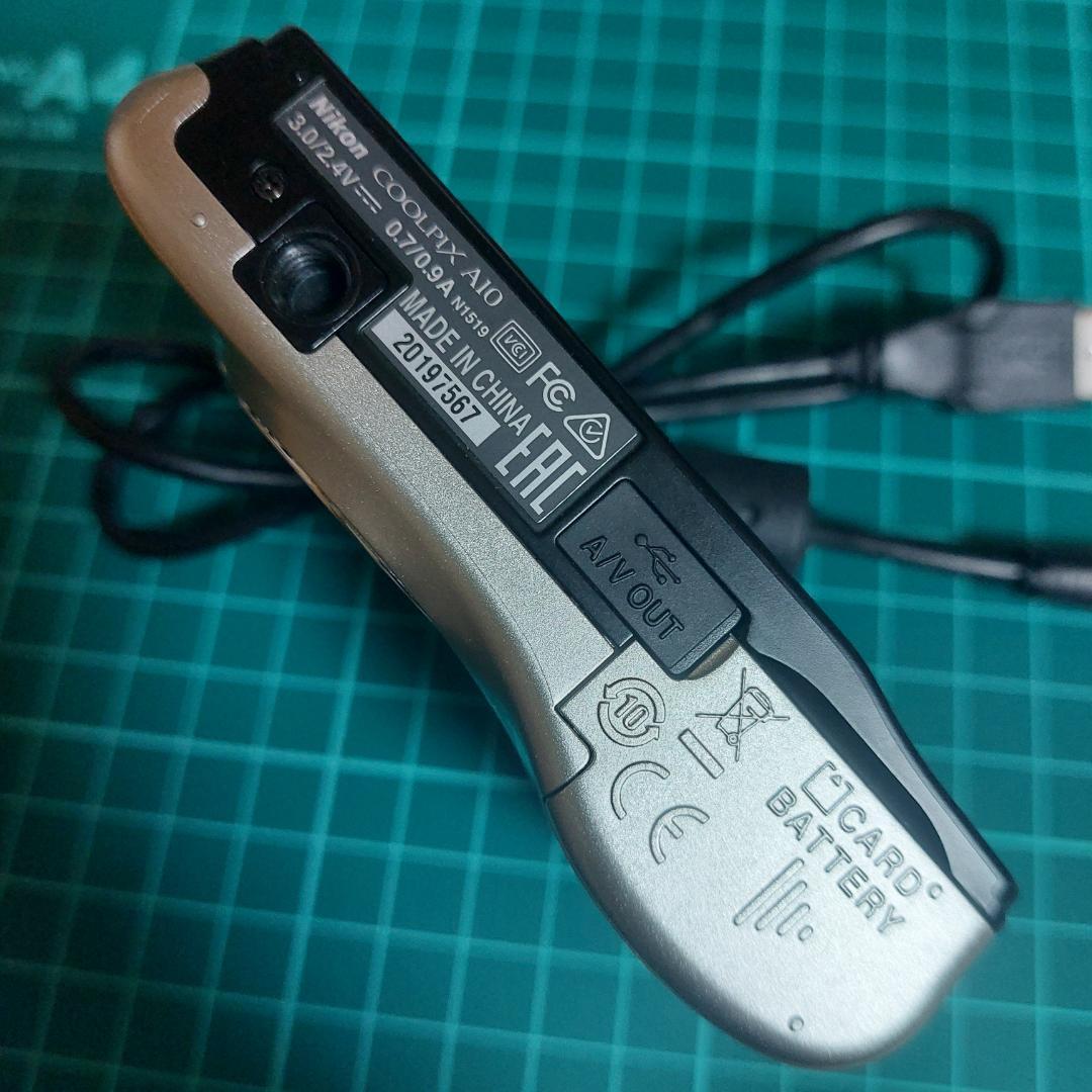 Nikon COOLPIX A10　ニコン クールピクス　シルバー