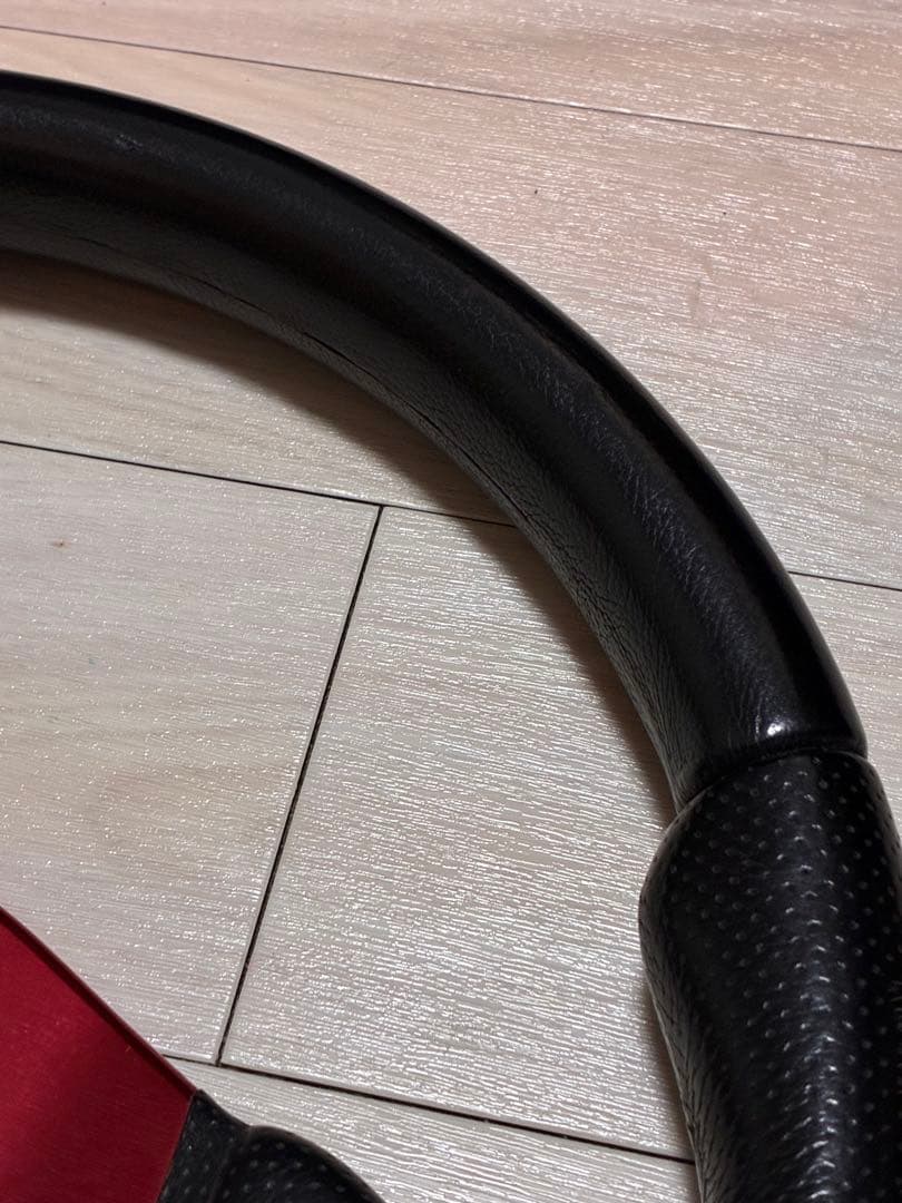 【出品本日まで！】momo raceステアリング　レッド　TYPD35