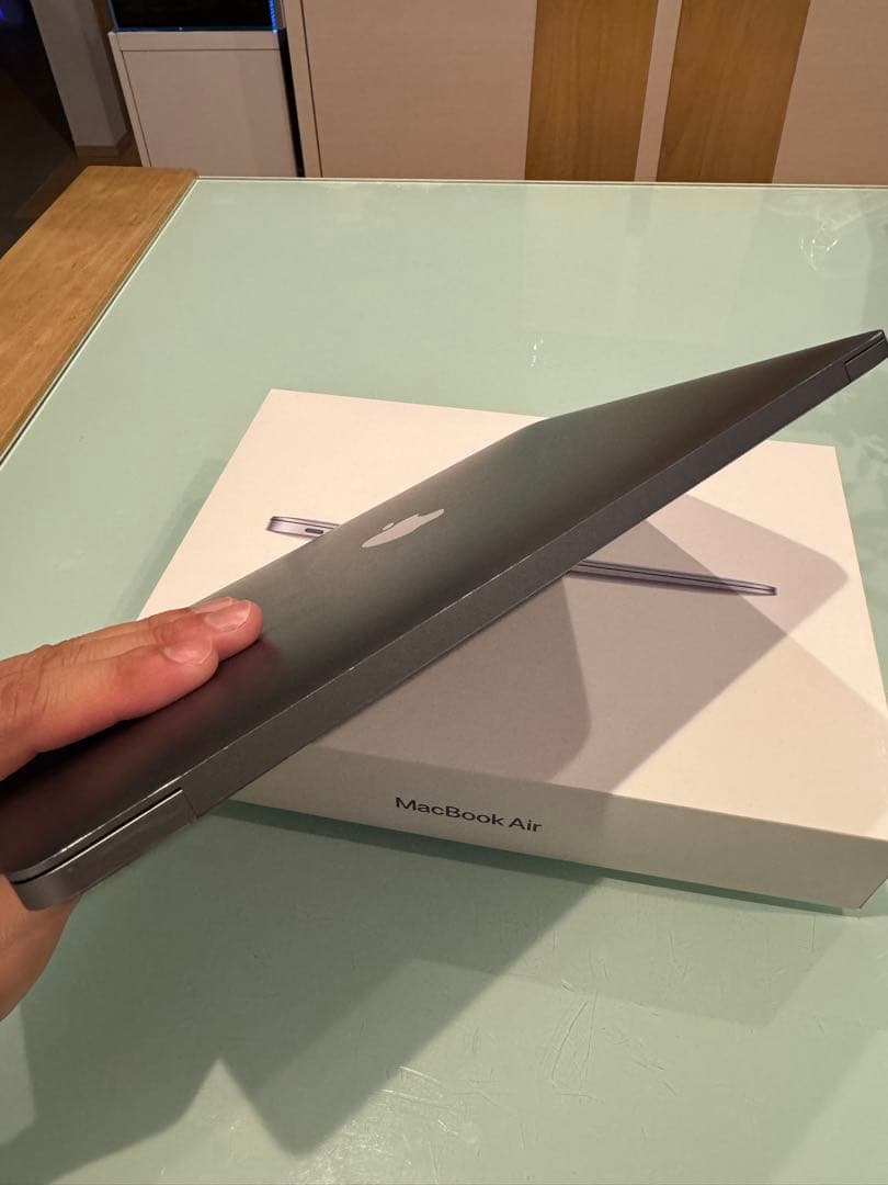 Macbook Air M1 充電回数少なめ 新品充電器ケーブル付 13インチ