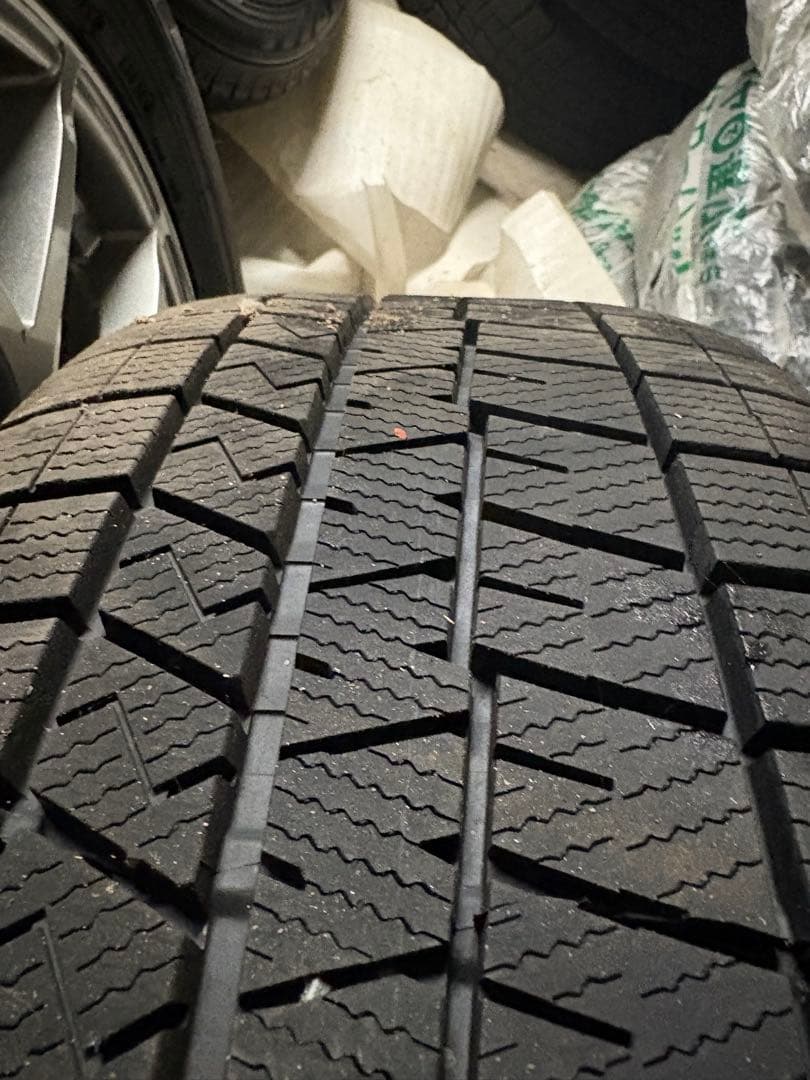 売切セール！1月31日まで【送料込】235/60R18 スタッドレスセット