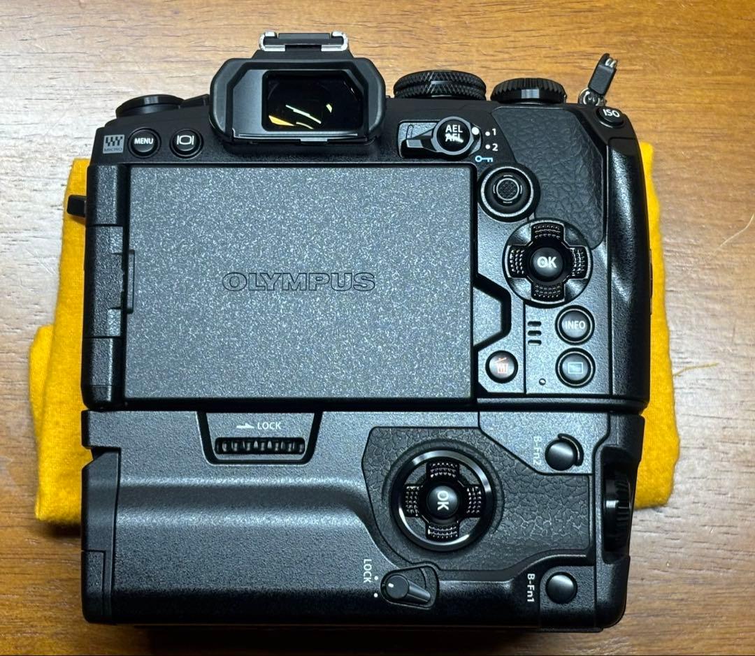 デジタルカメラ OLYMPUS E-M1 Mark III 12-40mm F2.8 PRO