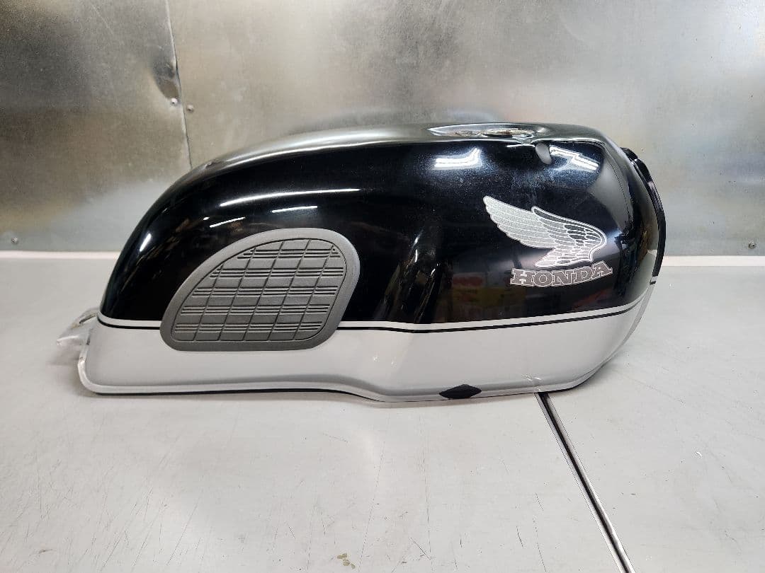 H*o様 GB250 タンク 大きな凹みなし 塗装ベース