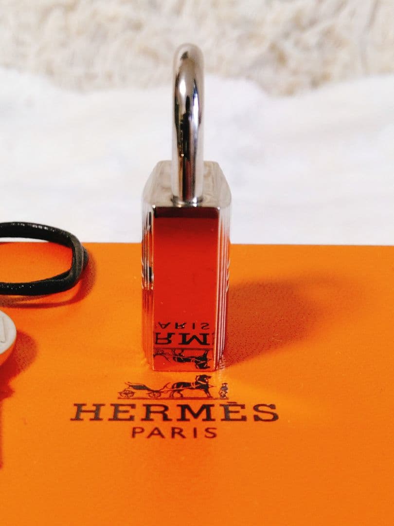 【極美品】未使用に近い HERMES エルメス カデナ　南京錠パドロック