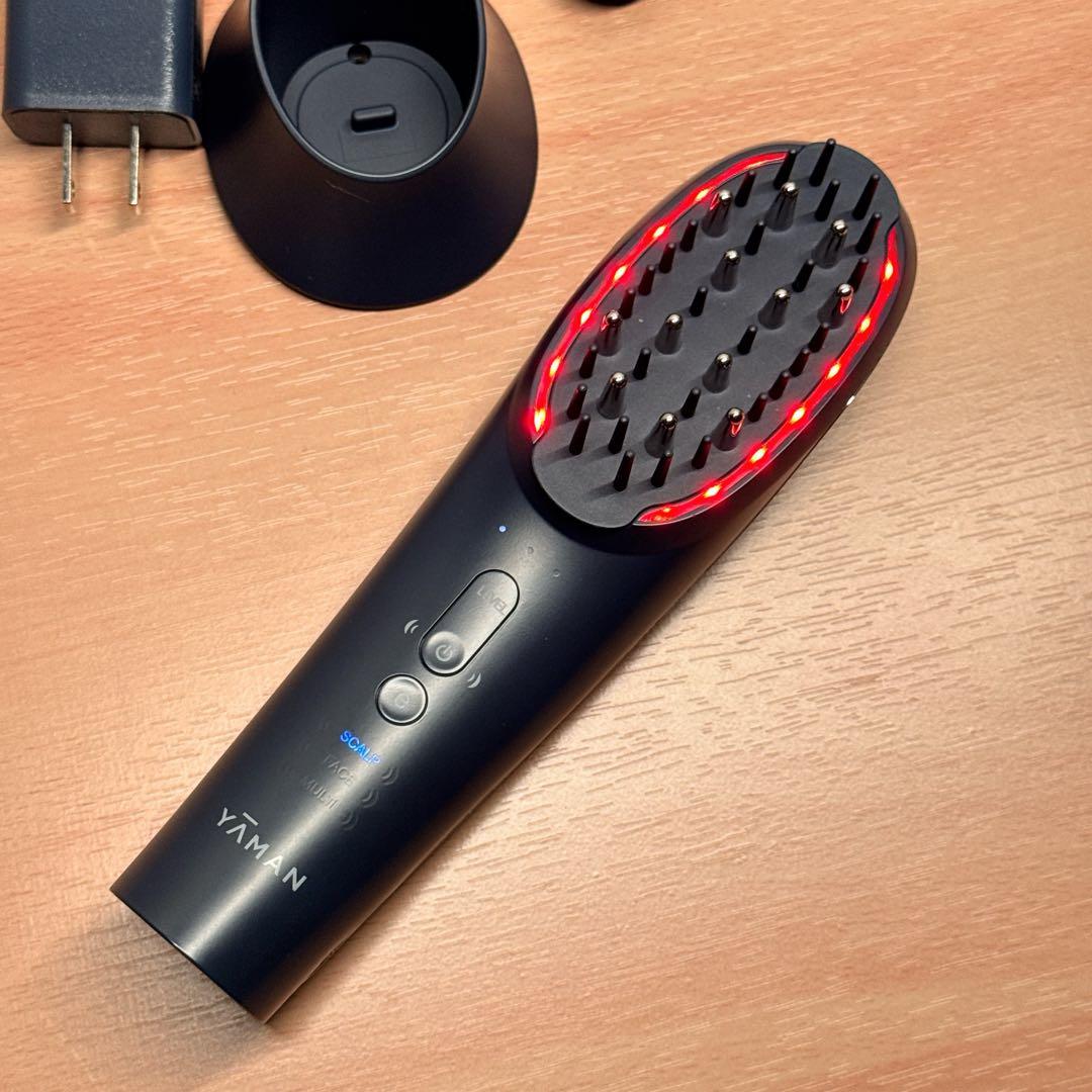 YA-MANのリフトブラシ型美顔器ハイパーフェイスリフトブラシ