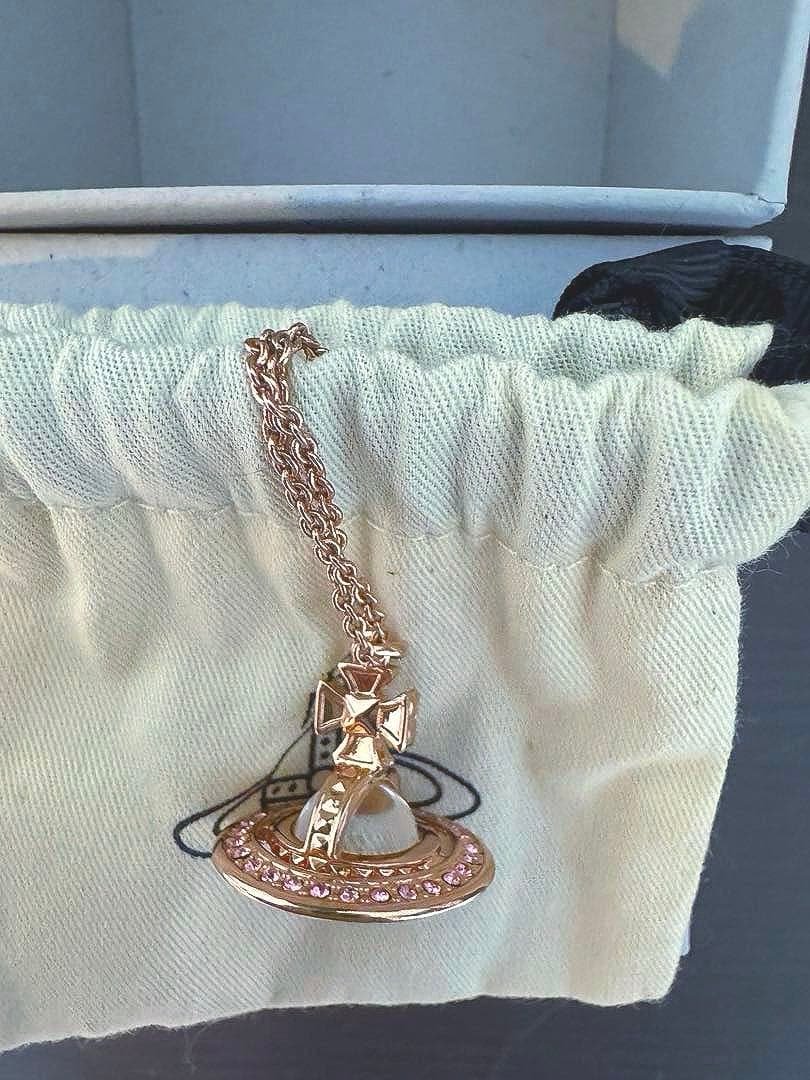 【新品未使用】Vivienne Westwood ペンダントネックレス　ピンク