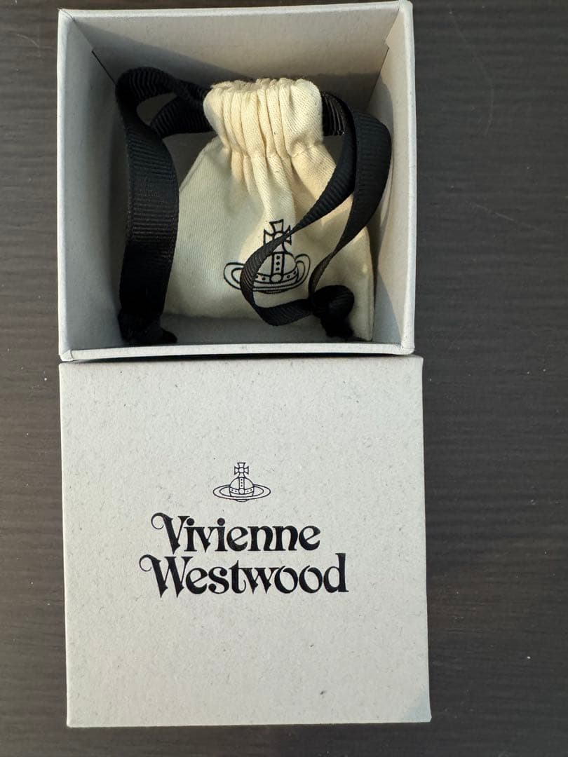 【新品未使用】Vivienne Westwood ペンダントネックレス　ピンク