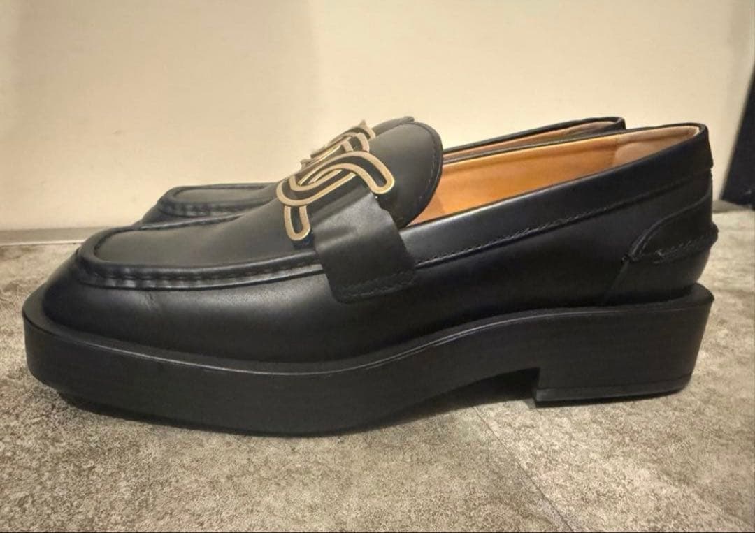 トッズ　ローファー