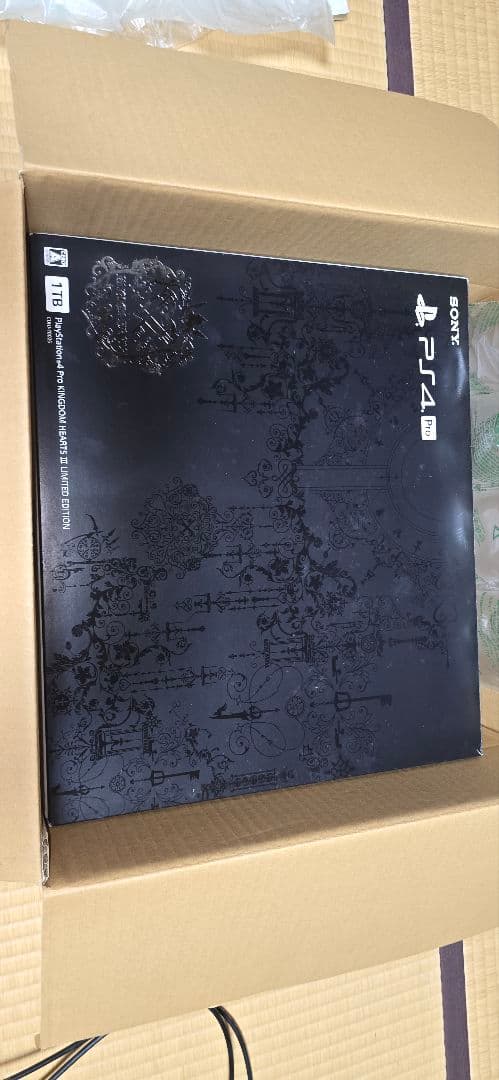 プレステ4 Pro 1TB KINGDOM HEARTS 限定版　ソフト3種付き
