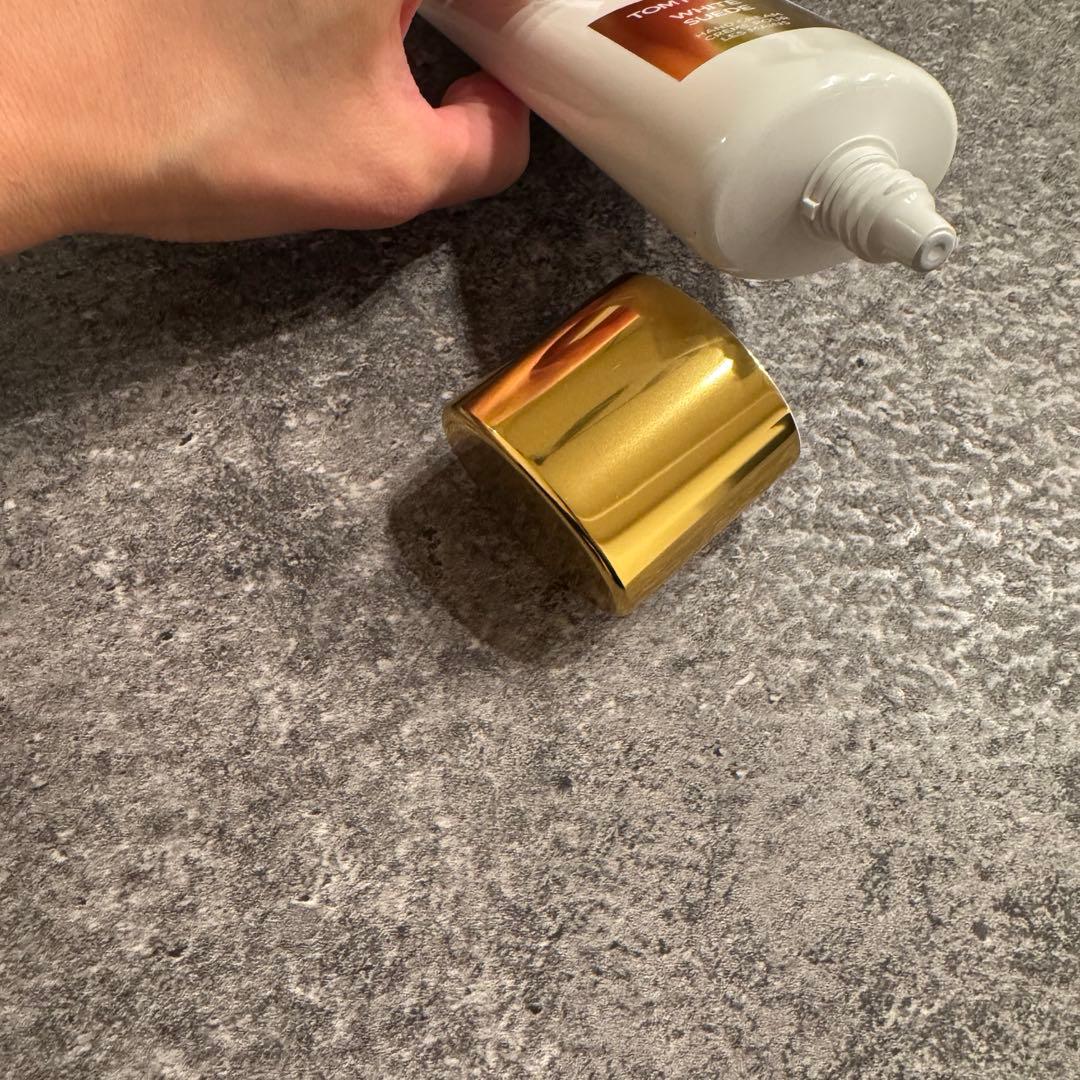 トムフォード ホワイトスエード ハンドクリーム 100ml 2本