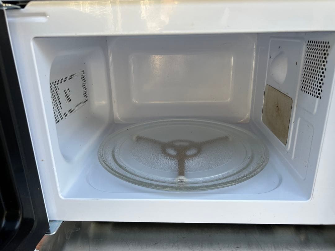 【高年式】 2023年式 700w ヤマダ 電子レンジ YMW-M17JW6